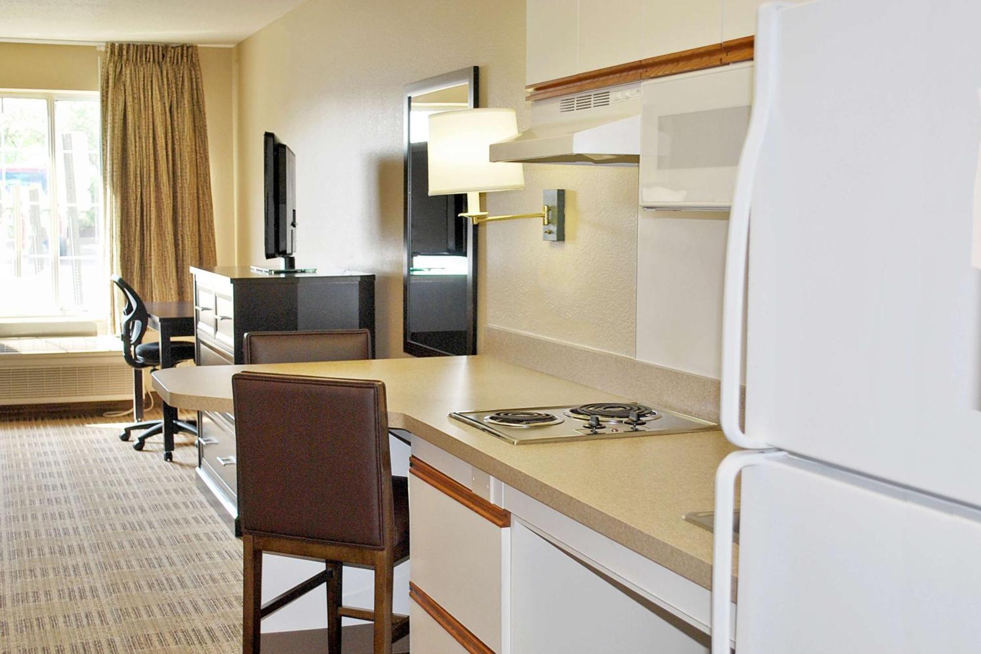 סנדי ספרינגס Extended Stay America Suites - Atlanta - Marietta - Powers Ferry Rd מראה חיצוני תמונה
