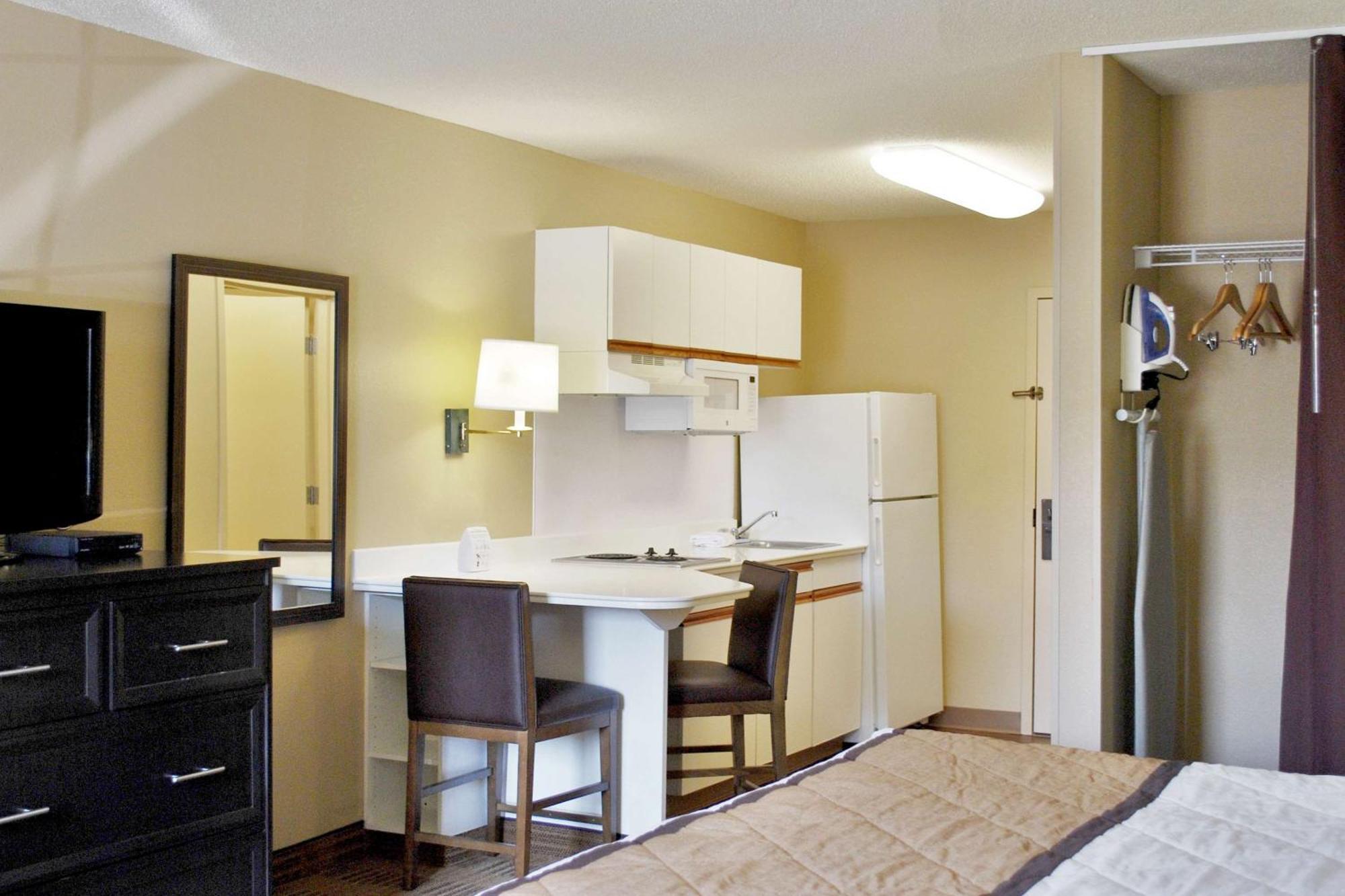 סנדי ספרינגס Extended Stay America Suites - Atlanta - Marietta - Powers Ferry Rd מראה חיצוני תמונה