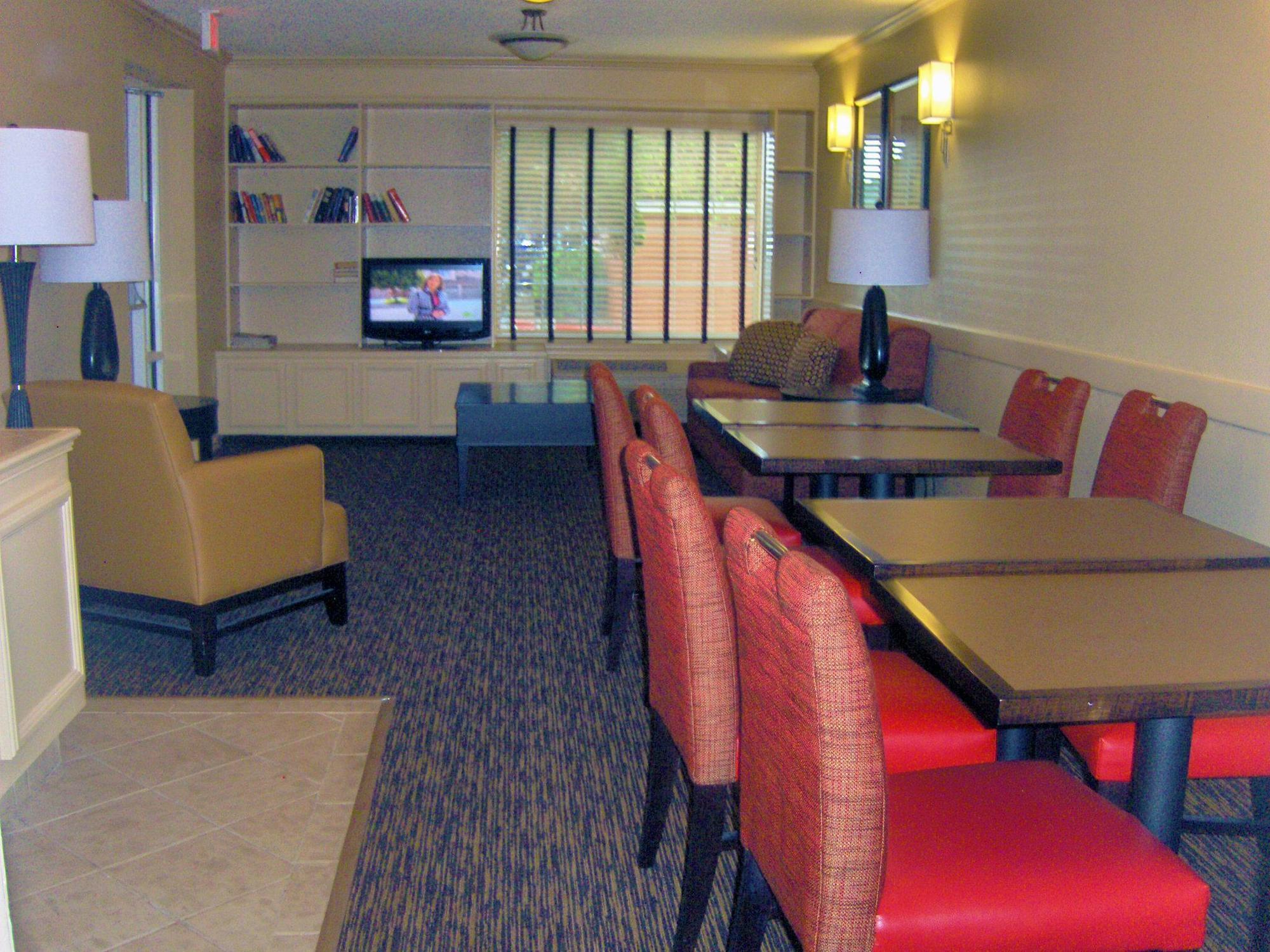 סנדי ספרינגס Extended Stay America Suites - Atlanta - Marietta - Powers Ferry Rd מראה חיצוני תמונה